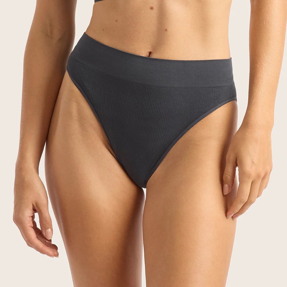 NWT Boody Lyolyte High-Leg Ribbed Briefs in Black 🔥 size M